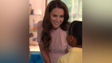 Kate Middleton Pakai Gaun Pink Lagi saat Buka Museum Anak-anak
