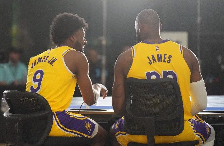 LeBron James juga Bronny James Torehkan Sejarah, Jadi Ayah – Anak Pertama yang dimaksud yang dimaksud Bermain Bersama pada Arena NBA