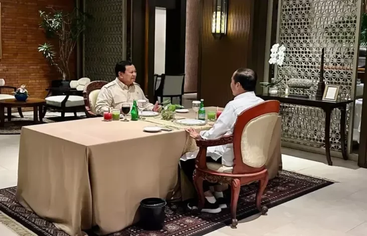 2 Jam Lebih, Jokowi lalu Prabowo Diskusi sambil Makan Waktu senja Private di area di Senayan