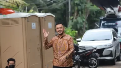 3 Gaya Giring Ganesha Dipanggil Prabowo, Tampilan Resmi dengan Batik