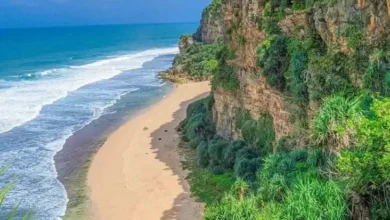 6 Rekomendasi Pantai Hidden Gem pada Indonesia, Surga Tersembunyi yang mana dimaksud Diburu Pencinta Alam