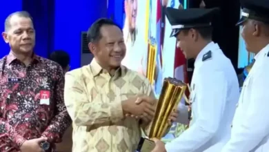 Daftar Desa lalu juga Kelurahan Terima Penghargaan Kemendagri