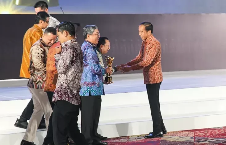Dukung Daya Saing Layanan Indonesia dalam di Pasar Internasional, APP Group Raih Primaniyarta