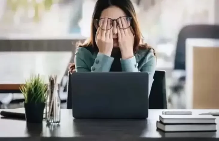 Hindari Simptom Digital Eye Strain dengan Memilih Kacamata yang digunakan yang disebutkan Tepat