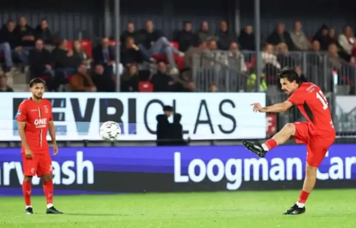 Keren Profesor! Thom Haye Masuk Tim Terbaik Pekan Ke-8 Turnamen Belanda