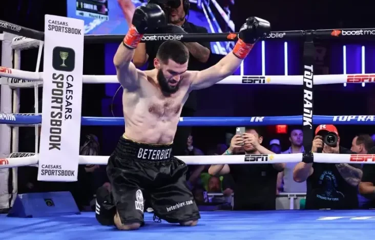 Momen Artur Beterbiev Berzikir dan juga juga Mengucap Nama Allah di tempat pada Atas Ring Tinju