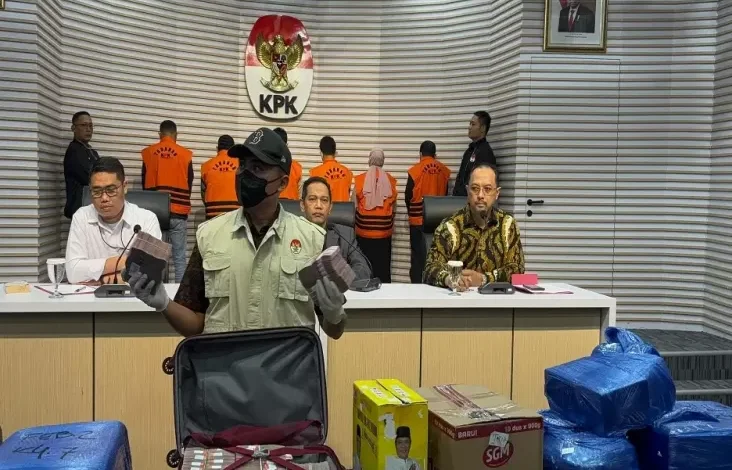 OTT di Kalsel, KPK Sita Uang Tunai Senilai Rp12,1 Miliar lalu USD500
