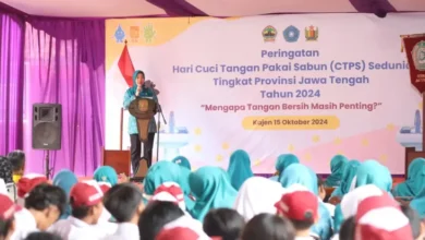 Pj Ketua TP PKK Jateng Peringati Hari CTPS Bersama Bermacam-macam Anak SD di tempat pada Pekalongan