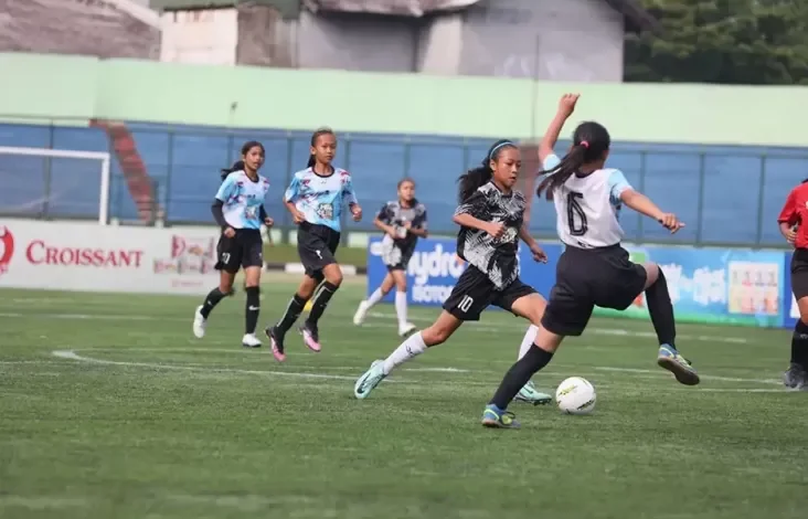 Tren Membangun Sepak Bola Putri Usia Dini Terus Maju