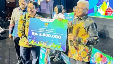Arifin Lambaga Raih Penghargaan Tokoh Penguraian Standar dari BSN