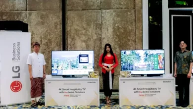Casting Solution: Streaming HP ke TV Semudah Membalik Telapak Tangan!