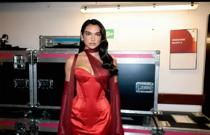 Dua Lipa Ngaku Sudah Tiba di dalam pada DKI DKI Jakarta sebelum Konser Dibatalkan