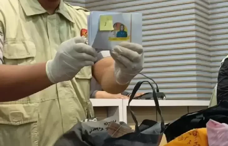 KPK Sebut Isi Amplop Bergambar Rohidin Mersyah Bervariasi dari Rp20.000-100.000