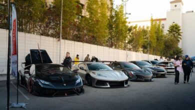 Barisan Mobil Modifikasi Menunjukkan pada Los Angeles