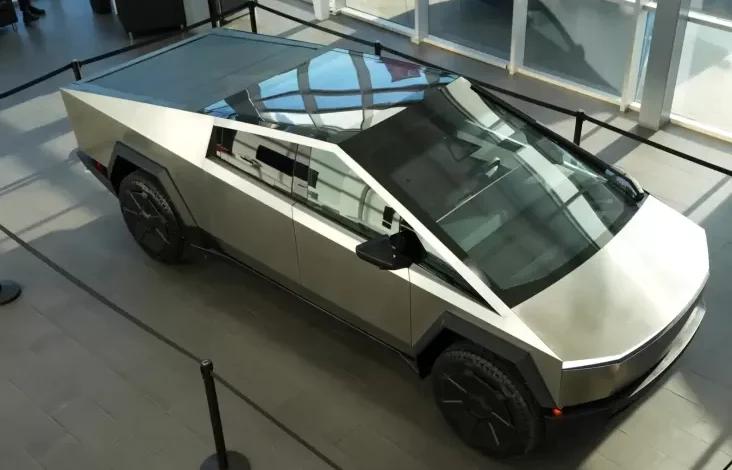 Nyesal Beli, YouTuber Ternama Hal ini Kritik Habis-habisan Tesla Cybertruck