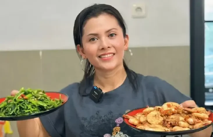 Profil Shanty di China, YouTuber dengan aturan Padang yang mana dimaksud Kenalkan Makanan Indonesia pada Luar Negeri