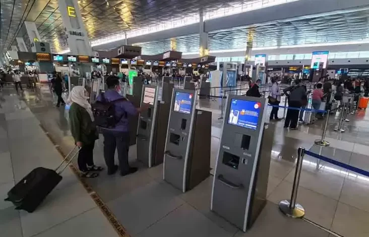 Turunkan Harga Tiket Pesawat, Kemenhub Beri Diskon 50% Pajak Bandara