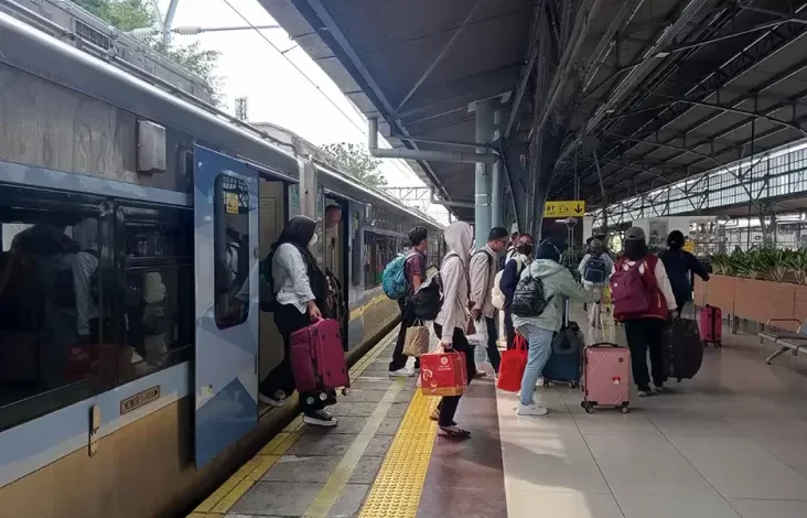 2,51 Juta Tiket Kereta Api Ludes Terjual Sepanjang Libur Nataru 2024/2025