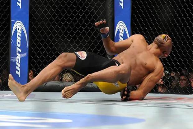 5 Cidera Paling Mengerikan pada Sejarah UFC