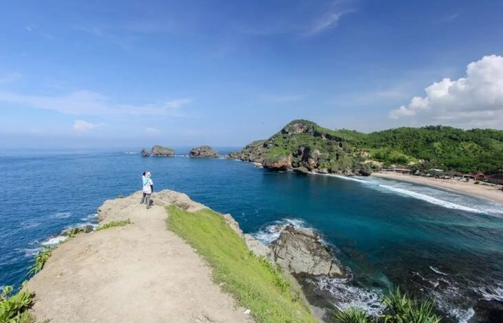 5 Pantai Pasir Putih Terindah Yogyakarta, Pemandangannya seperti pada Luar Negeri