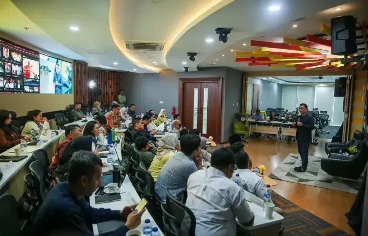 Bagikan Pengalaman di dalam pada Golkar Institute, Ridwan Kamil Beri Inspirasi untuk Indonesia Emas 2045