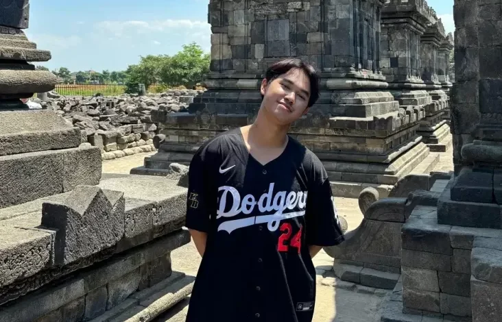 Bermodal Smartphone, Konten Kreator TikTok Hal ini Mampu Bangun Rumah kemudian juga Berkontribusi untuk Lingkungan