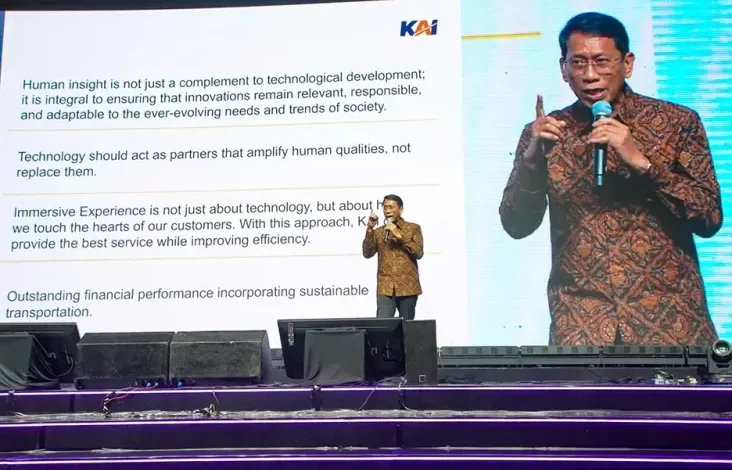 Dirut KAI Sabet 2 Penghargaan Bergengsi pada Ajang Marketeer of The Year 2024