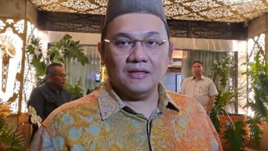 Farhat Abbas Bela Gus Miftah yang digunakan dimaksud Olok-olok Penjual Es Teh: Dia Orang Baik