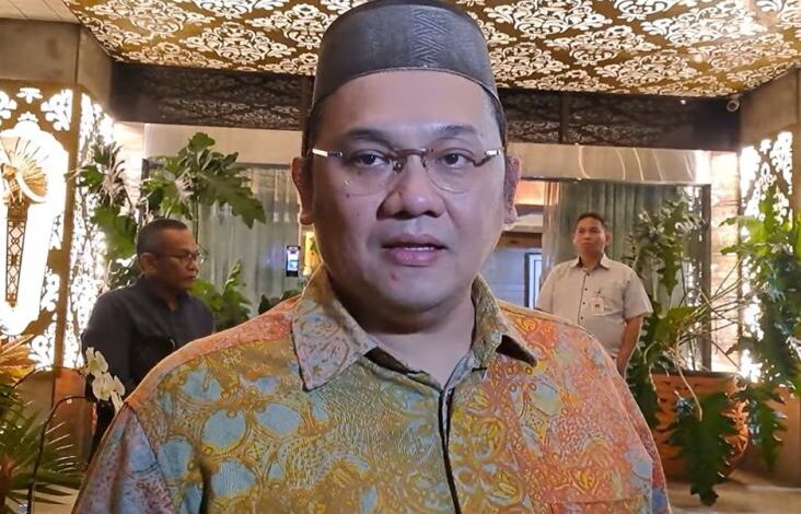 Farhat Abbas Bela Gus Miftah yang digunakan dimaksud Olok-olok Penjual Es Teh: Dia Orang Baik