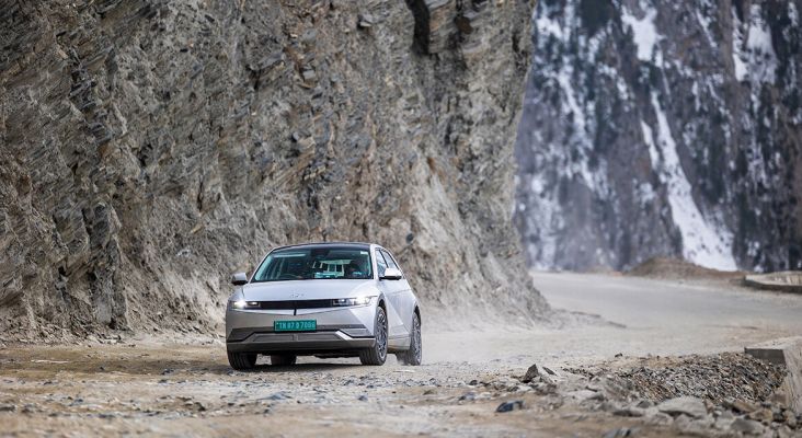 Hyundai Ioniq 5 Cetak Rekor Global di tempat area 2024, Siap Taklukkan Gunung Everest?