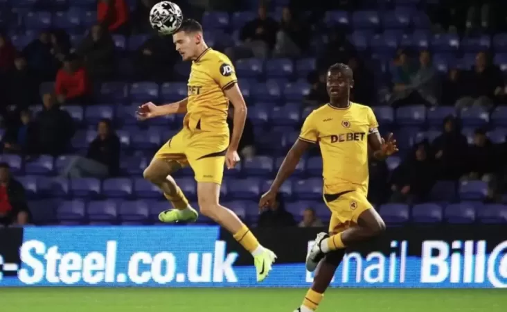 Justin Hubner Gegar Otak ketika Lawan Aston Villa, Absen 4 Pekan!