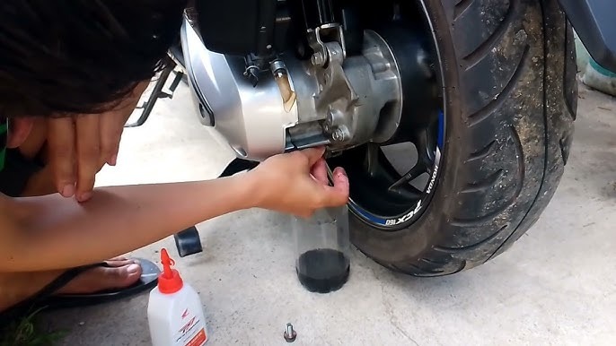 Kelebihan Lain Rutin Mengganti Oli Selain Merawat Mesin Motor Skutik