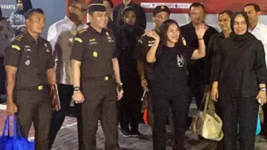 Mary Jane Pulang ke Filipina Bawa Gitar, Buku kemudian Rosario dari Indonesia