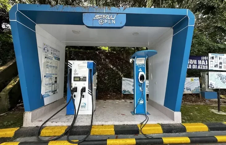 Mobil Listrik Kebelet Setrum di tempat area Tol pada waktu Libur Natal? Tenang, Ada 52 Rest Area Khusus!
