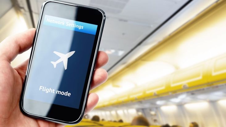 Mode Pesawat di HP Wajib Diaktifkan pada waktu Terbang, Pilot Ini adalah adalah Beberkan Alasannya