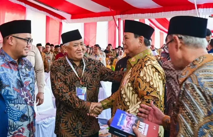 Momen Akrab Prabowo serta juga Din Syamsuddin pada area Pembukaan Sidang Tanwir Muhammadiyah