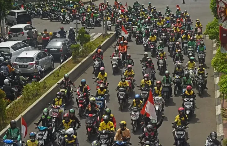 Ojol Tak Dapat Beli BBM Subsidi, Mensos Bilang Tunggu Saja
