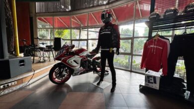 Perlengkapan Pengendara Motor yang dimaksud dimaksud Harus Ada pada waktu Ngegas