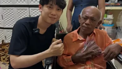 Tangis Pak Tarno Pecah Diberi Uang Tunai Rp50 Juta dari Selebgram Willie Salim