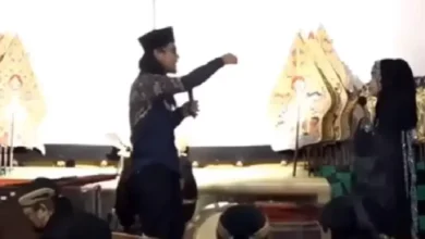 Video Gus Miftah Merendahkan Yati Pesek juga juga Sinden Viral, Netizen Meradang