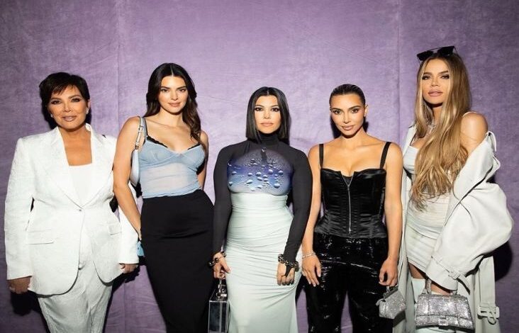 Keluarga Kardashian Berhasil Dievakuasi pada Tengah Kebakaran Hutan, Kendall Jenner: Petugas Pemadam Pahlawan Kita