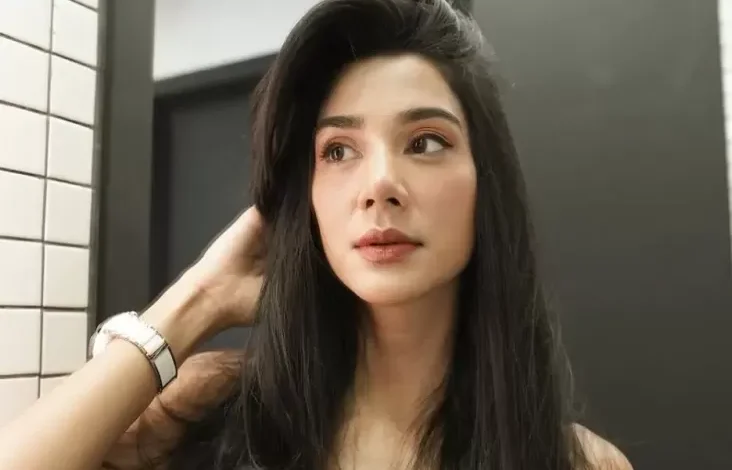 Profil juga Biodata Fanny Ghassani, Artis Keturunan Arab yang tersebut digunakan Berperawakan Seksi