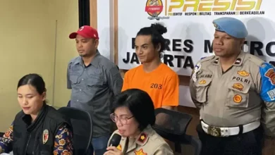 Begini Tampang Vadel Badjideh Pakai Baju Tahanan, Wajahnya Terlihat Santai