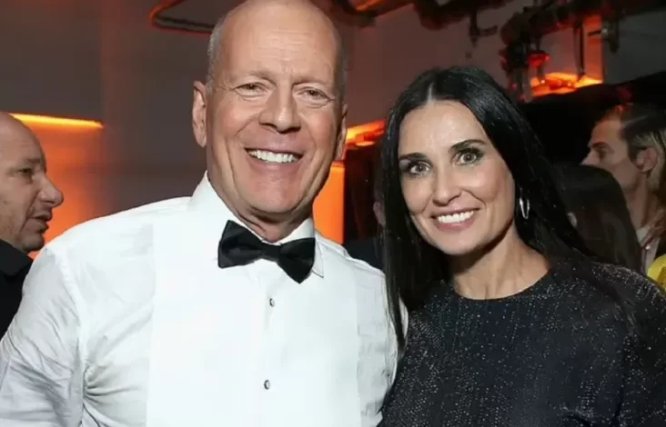 Demi Moore Beri Cinta di tempat tempat Tengah Perjuangan Bruce Willis Melawan Demensia Langka