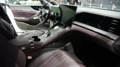 Fitur-fitur Modern Denza D9 Dikupas Habis pada IIMS 2025