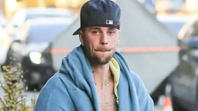 Justin Bieber Keliling Daerah Perkotaan dengan Telanjang Dada, Penampilannya Berantakan