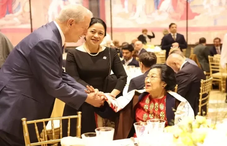 Momen Mantan Wapres Negeri Paman Sam Al Gore Berbincang dengan Megawati di tempat di Vatikan