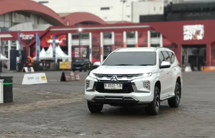 Rasakan Manuver lalu Fitur Mitsubishi New Pajero Sport Dakar Ultimate di IIMS 2025
