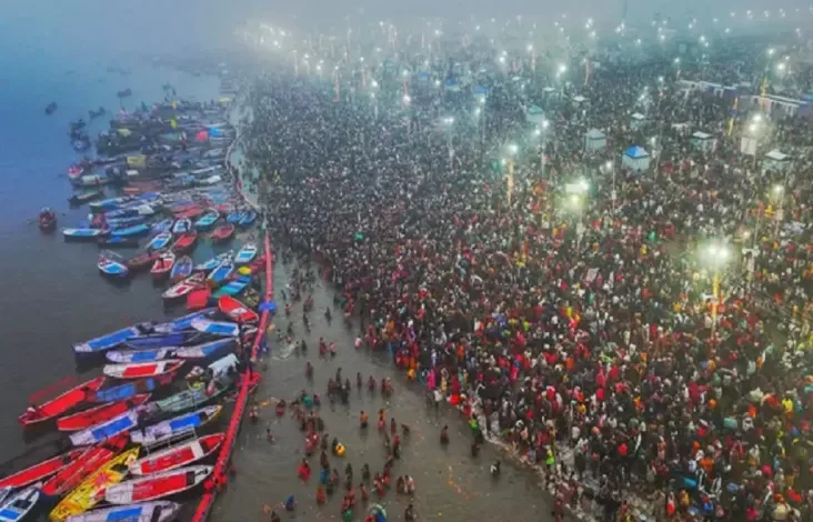 Viral! Festival Mandi di tempat tempat India sebagai Tempat Rutual Bersihkan Dosa Tercemari Tinja juga juga Sampah