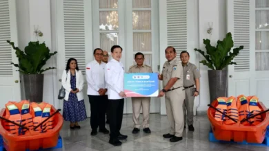 Chandra Asri Distribusikan 20 Perahu Operasional Tanggulangi Banjir pada tempat Ibukota